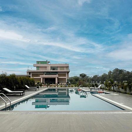 Finn'S Weaver Resort, Kāziranga Exteriér fotografie