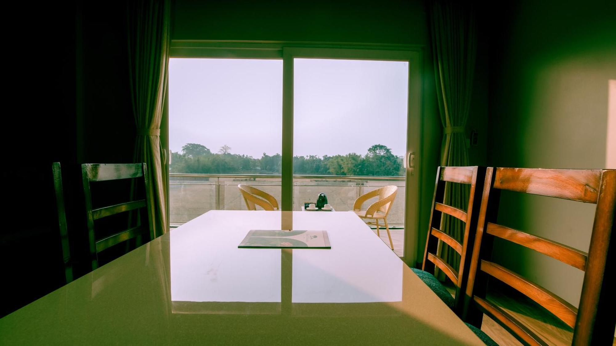 Finn'S Weaver Resort, Kāziranga Exteriér fotografie
